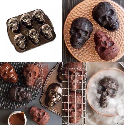 Haunted Skull Cakelet Pan